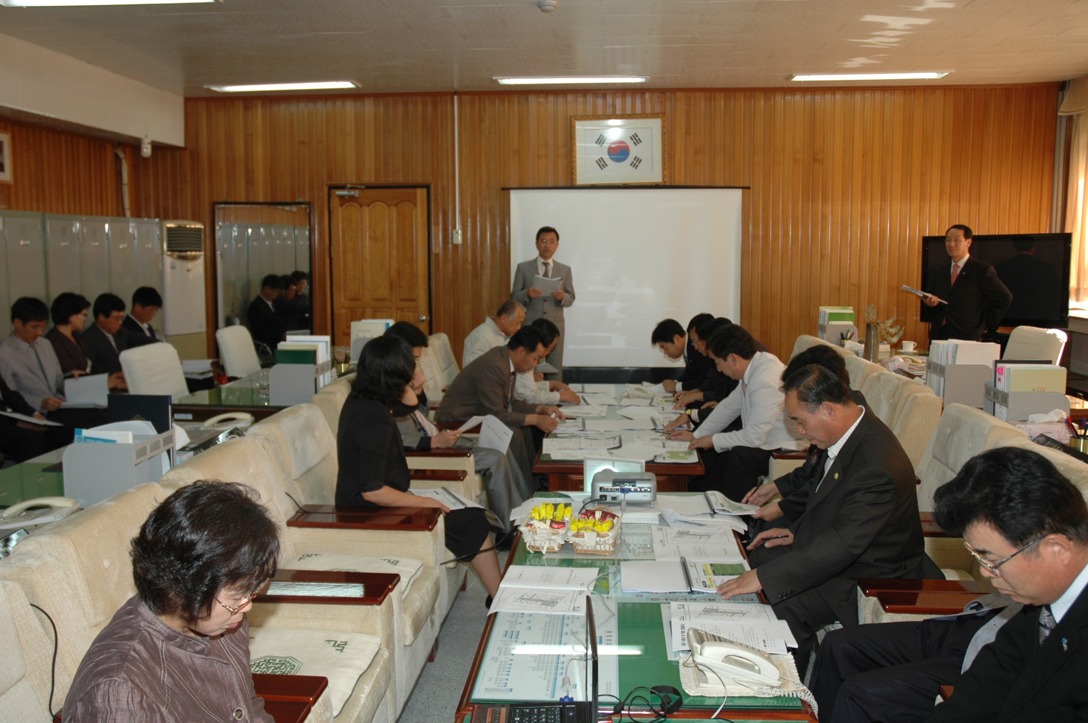 9월중 의원출무일 운영