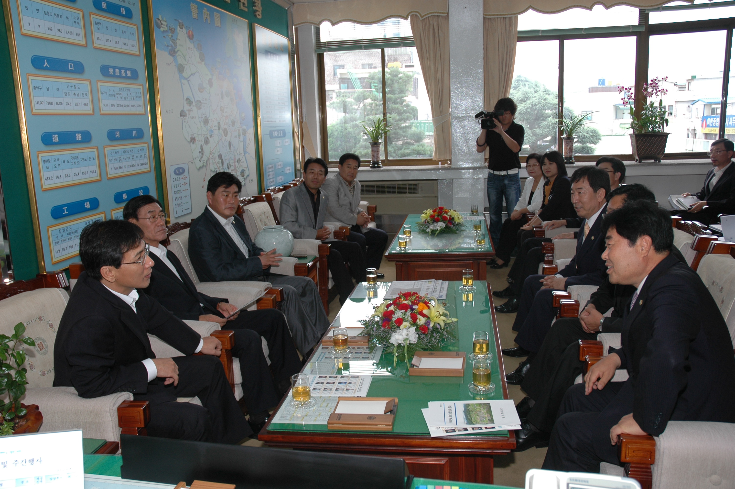 안희정 충남도지사 의회방문