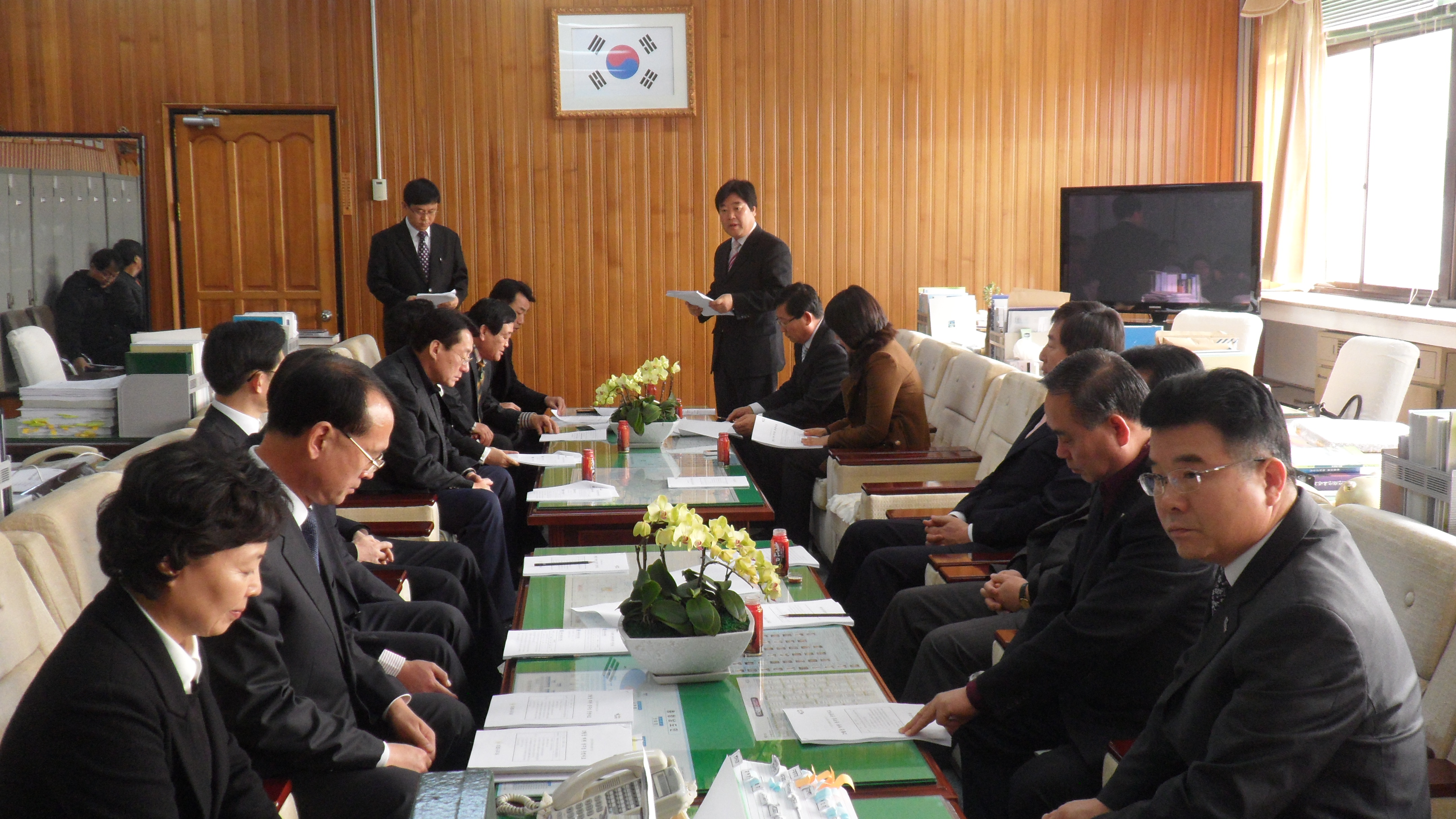 2월중 의원출무일 운영