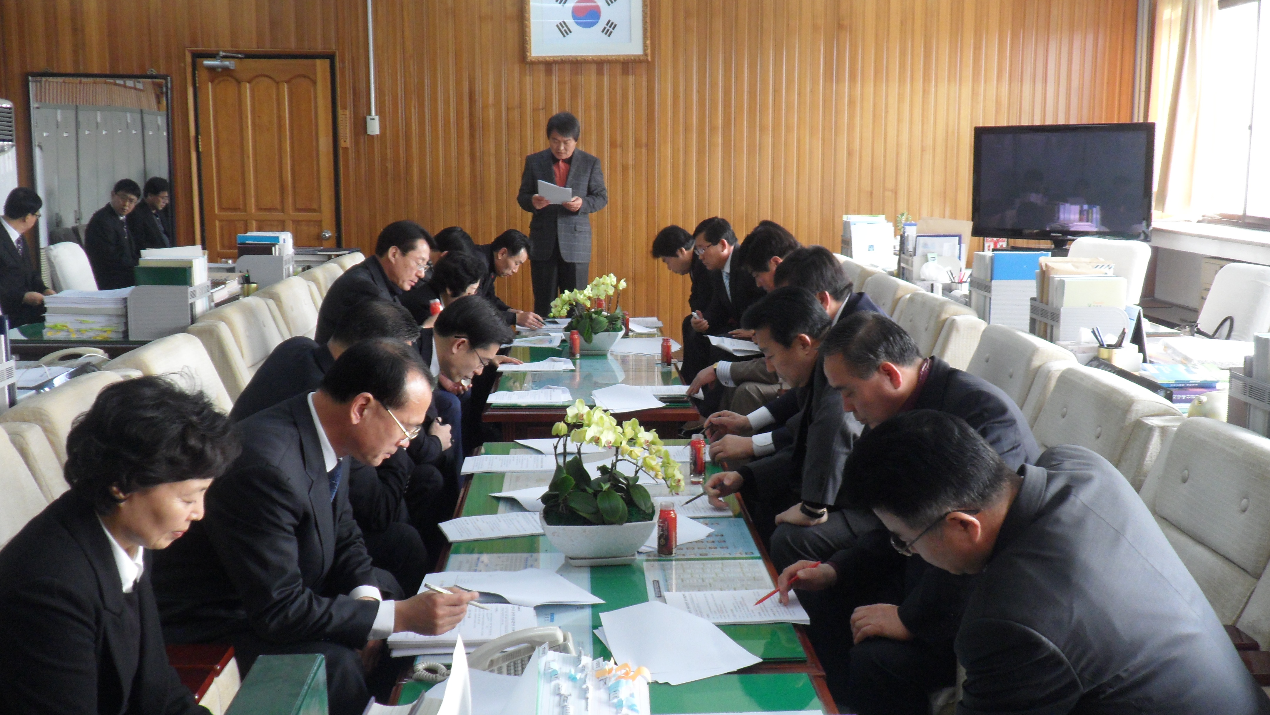 2월중 의원출무일 운영