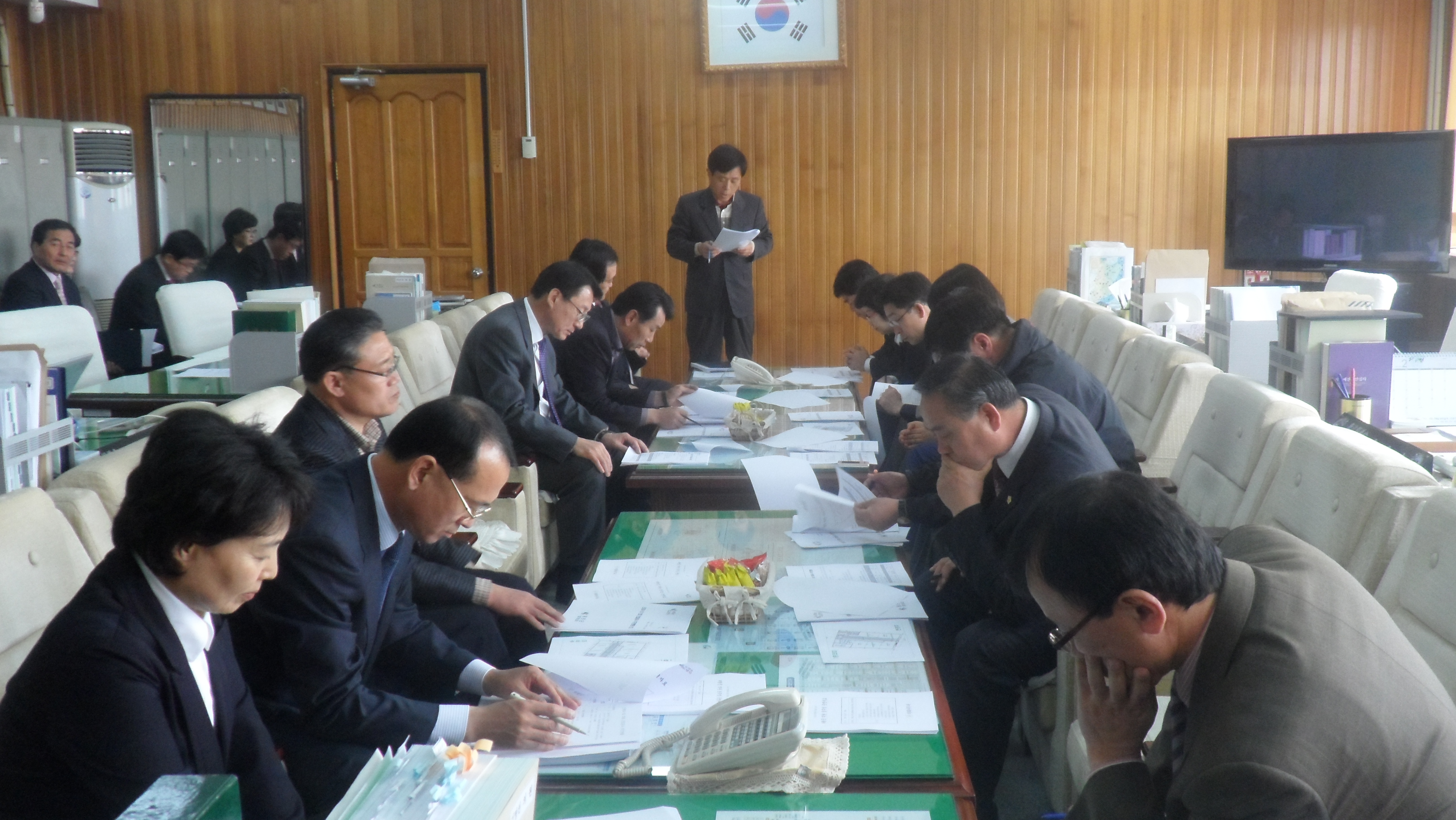 4월중 의원출무일 운영