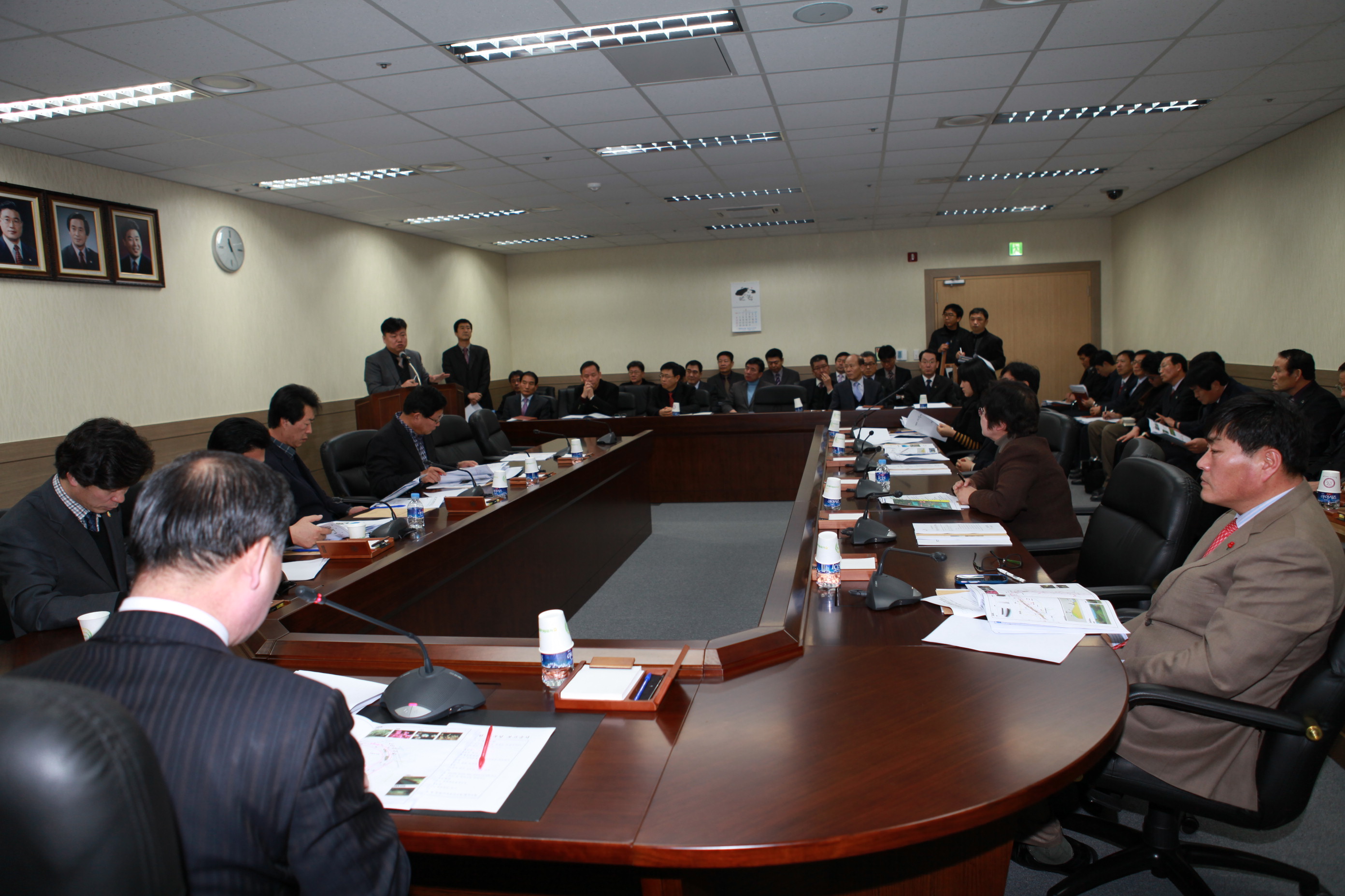 1월중 의원출무일 운영