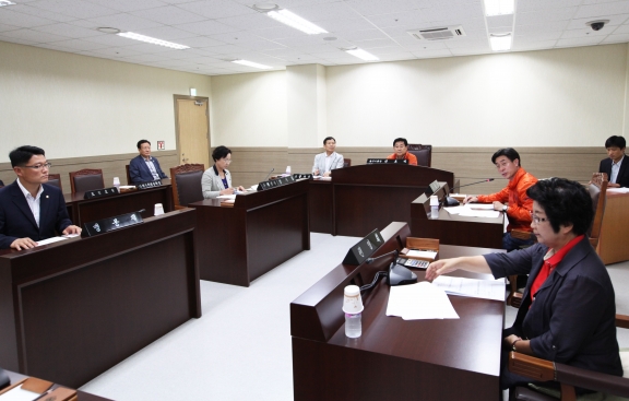 총무위원회 조례안 심의_0