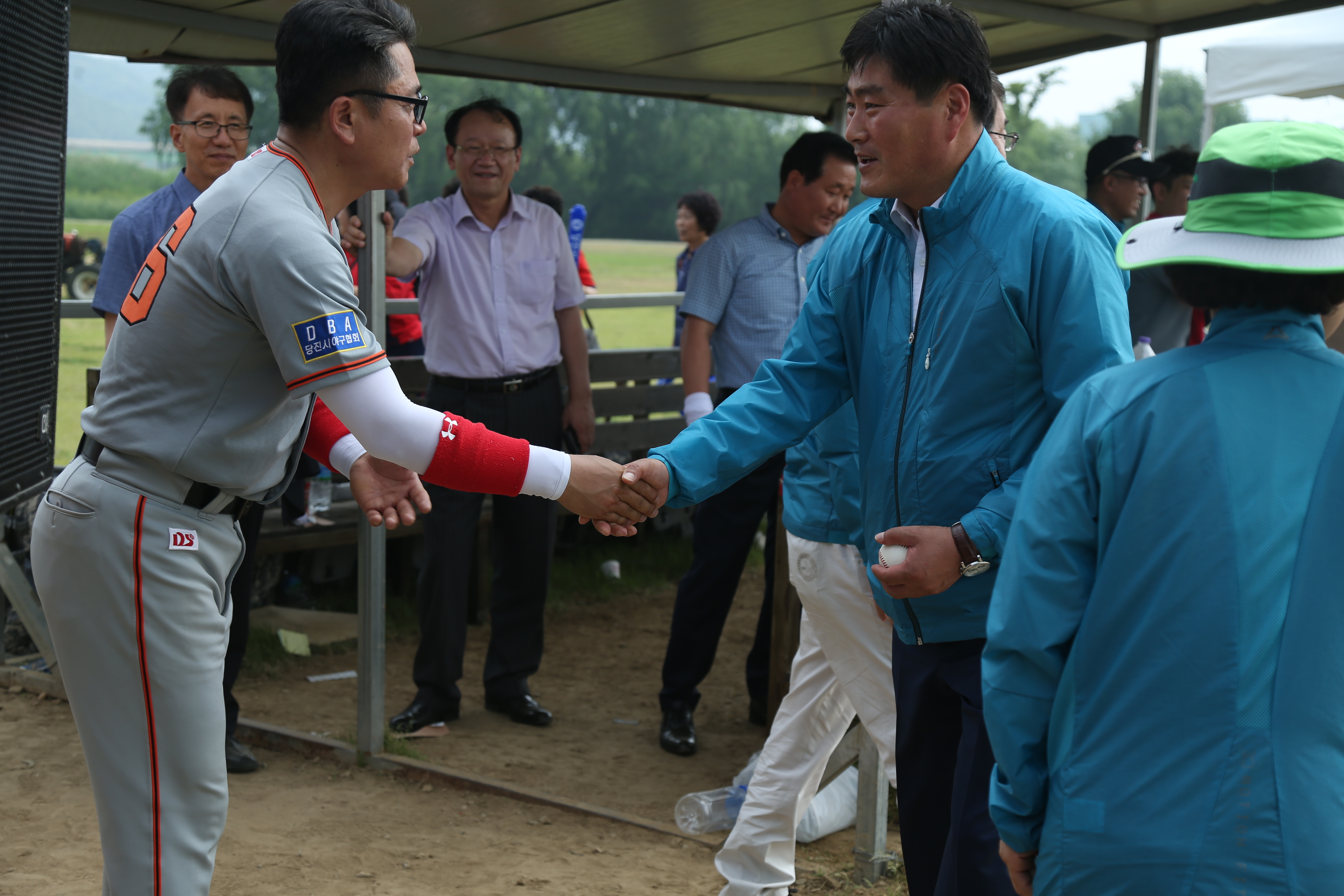 시의회 의원 도민체전 격려