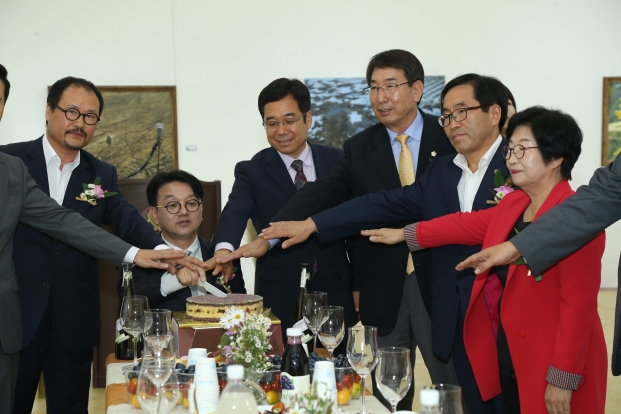터치이바이터치 전시회 축하_2