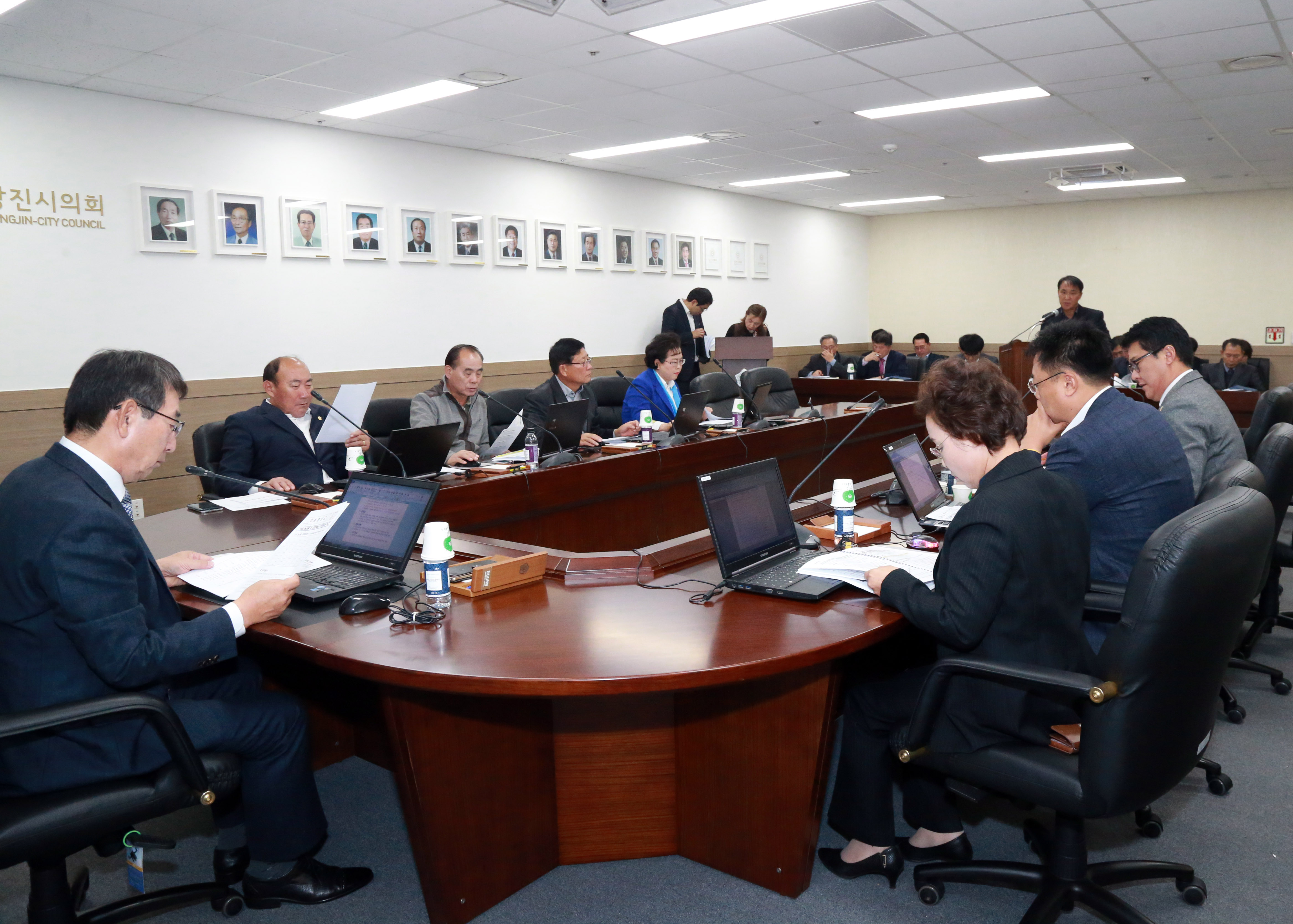 11월 의원출무일 운영