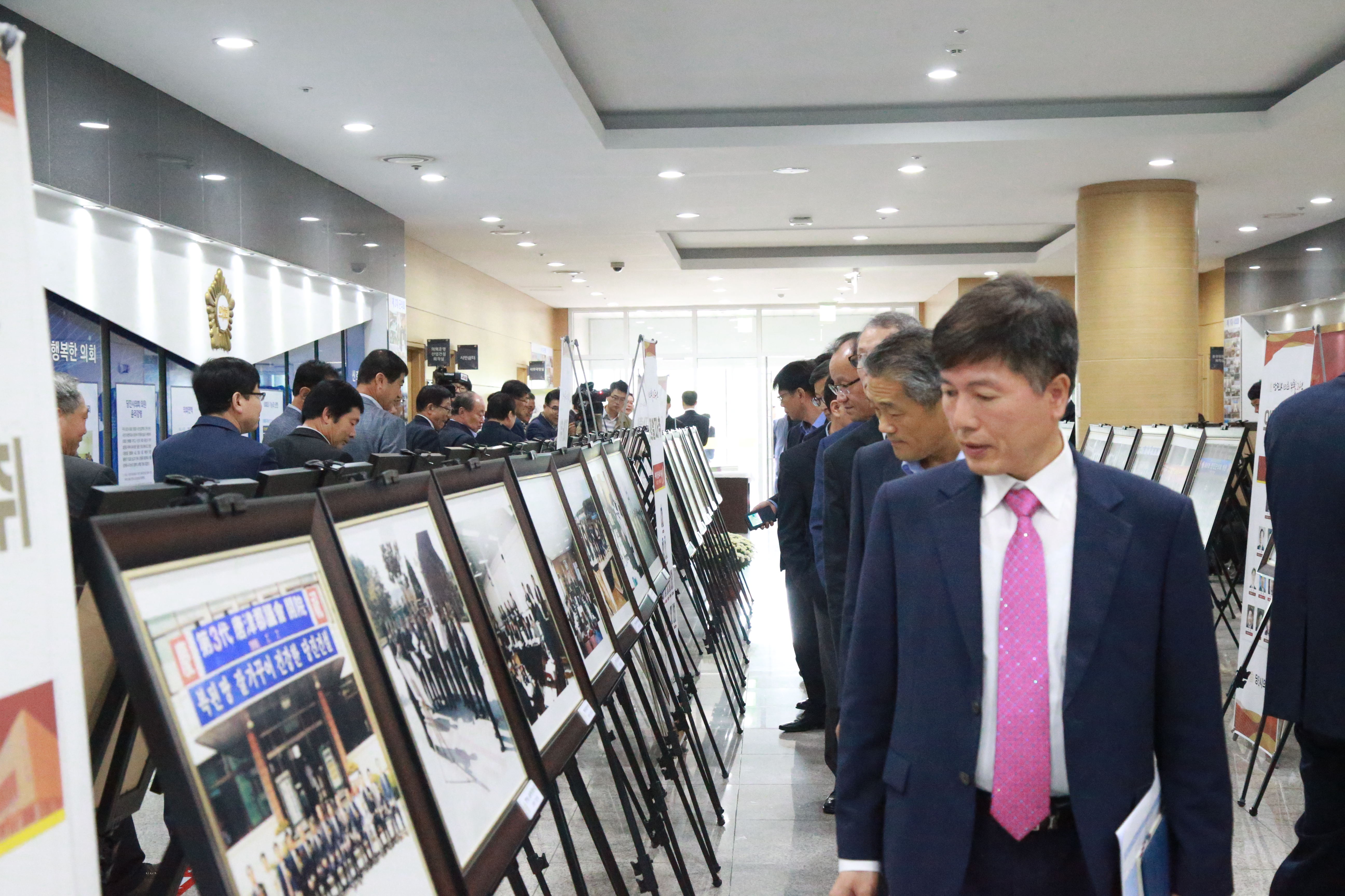 당진시의회,‘의정발자취 사진전’ 개최
