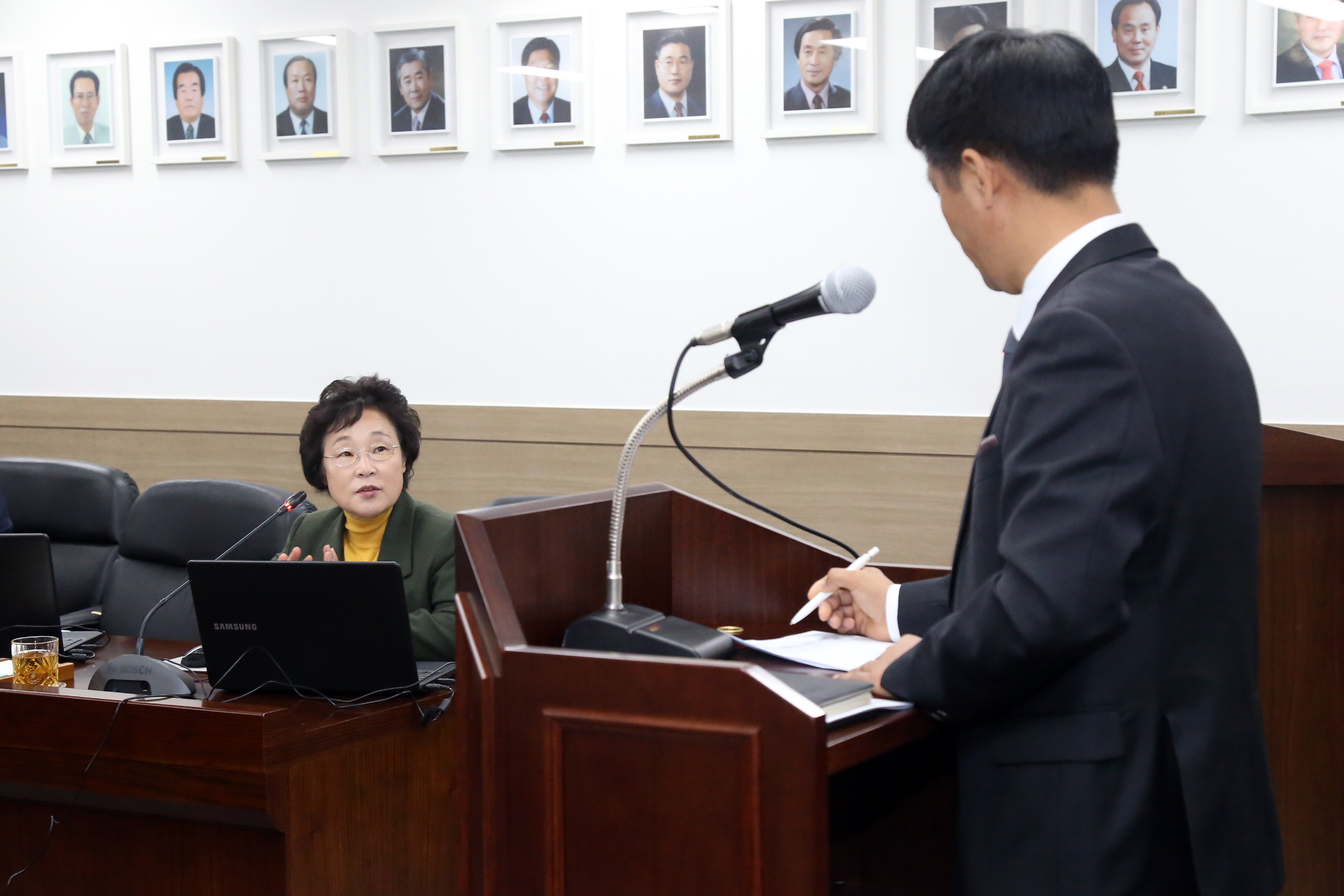 11월중 의원출무일 운영