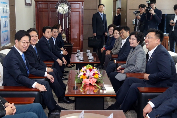 양승조 충남도지사 당진시의회 방문_1