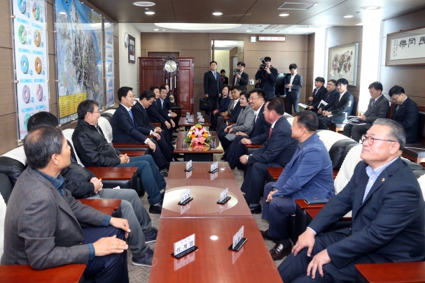 양승조 충남도지사 당진시의회 방문_2