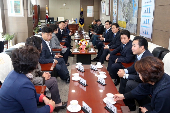 양승조 충남도지사 당진시의회 방문_3