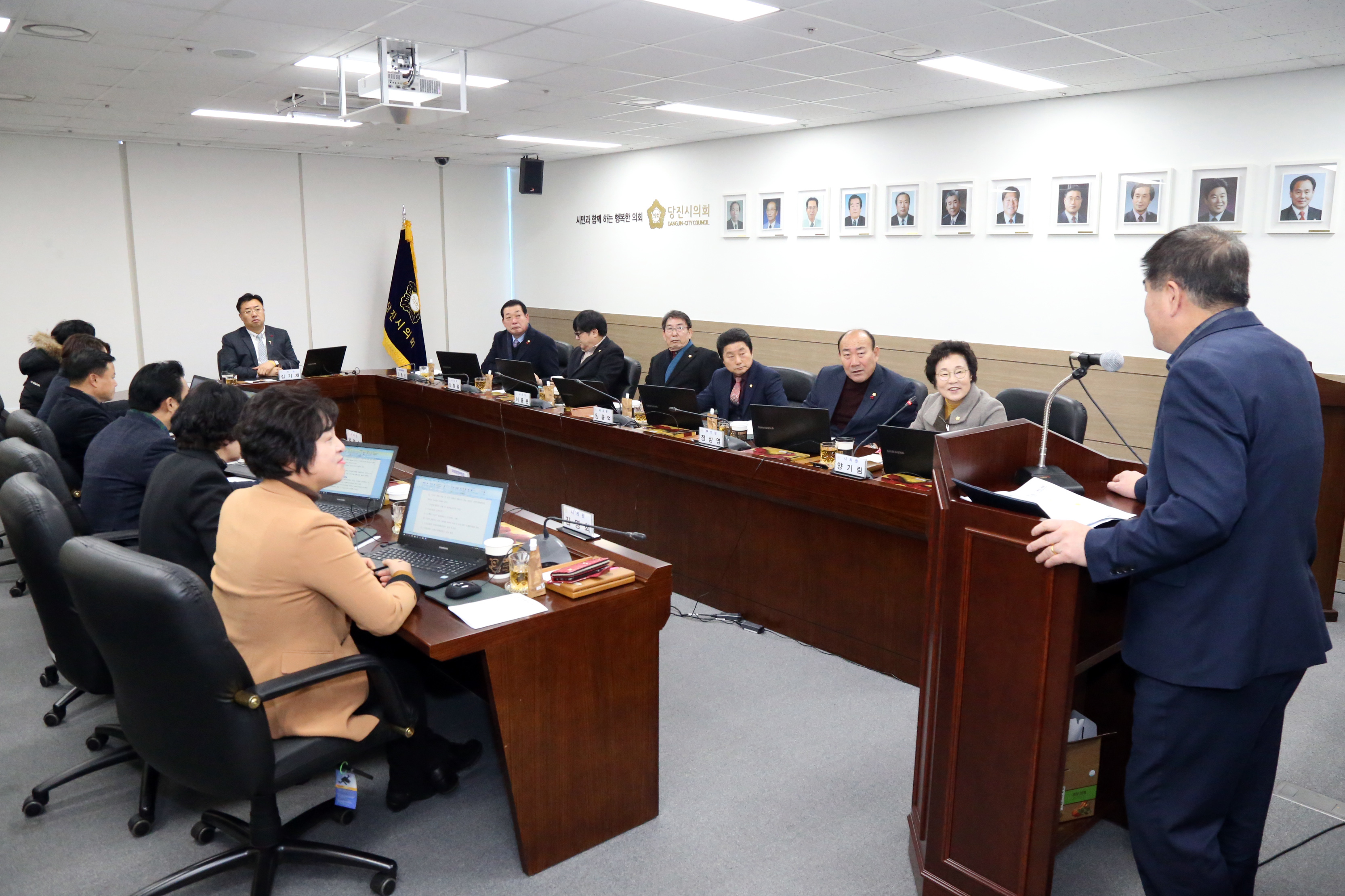 1월 중 의원출무일 운영