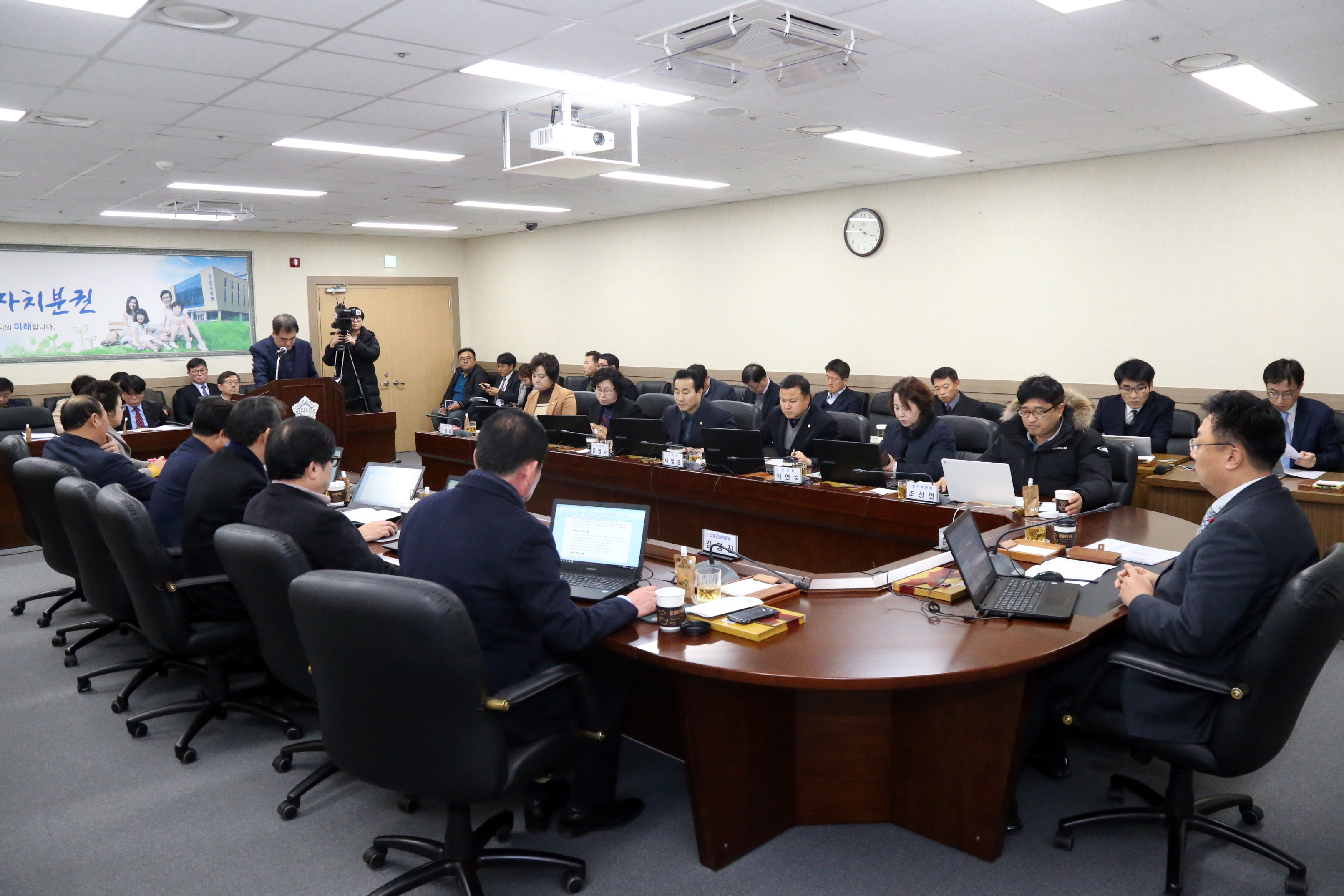 1월 중 의원출무일 운영