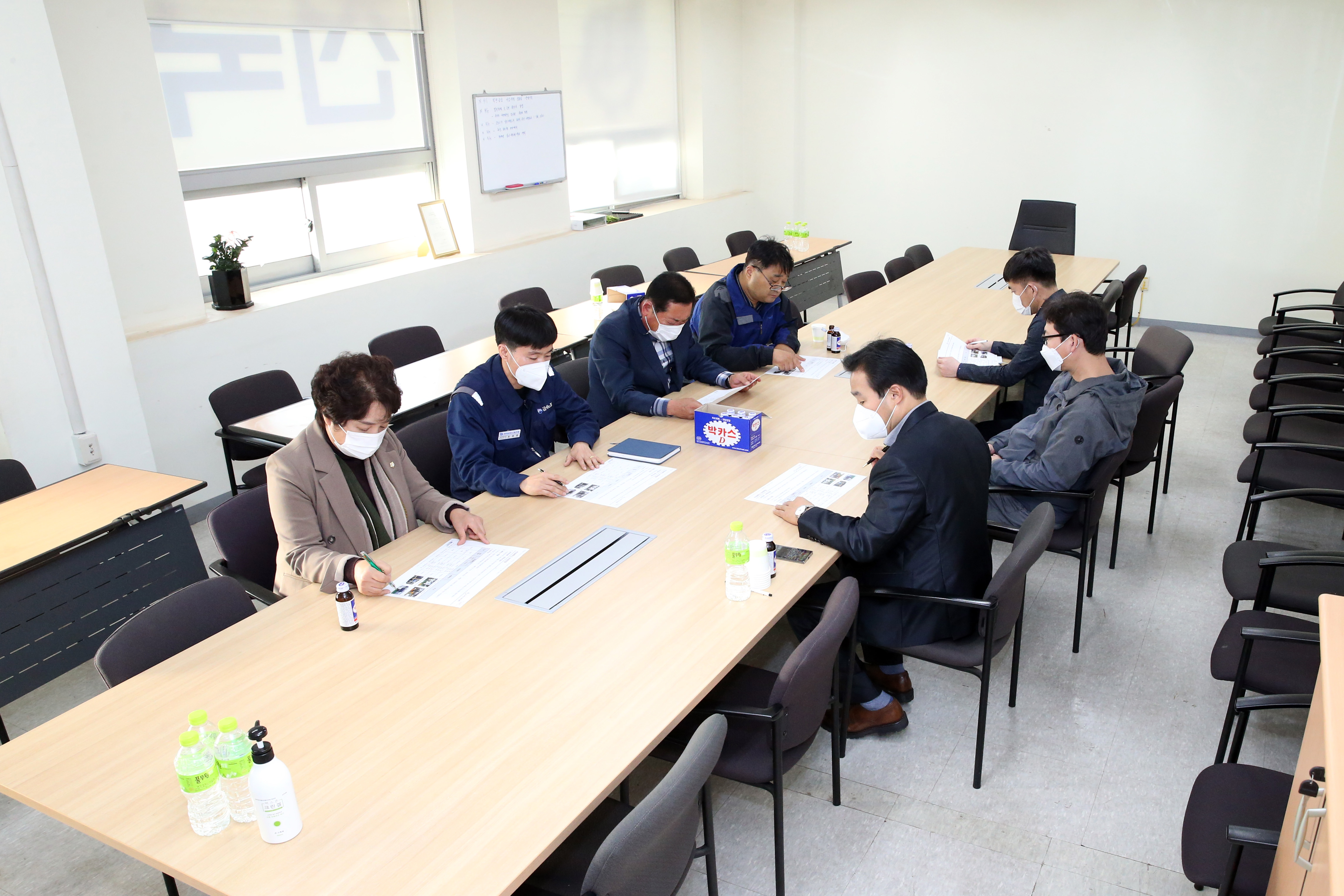 당진시의회 노동정책 연구모임‘노동자 작업복 세탁소’방문