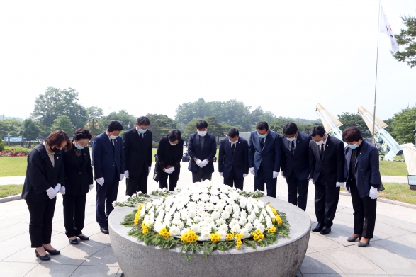 제65회 6.6일 현충일 참배_1
