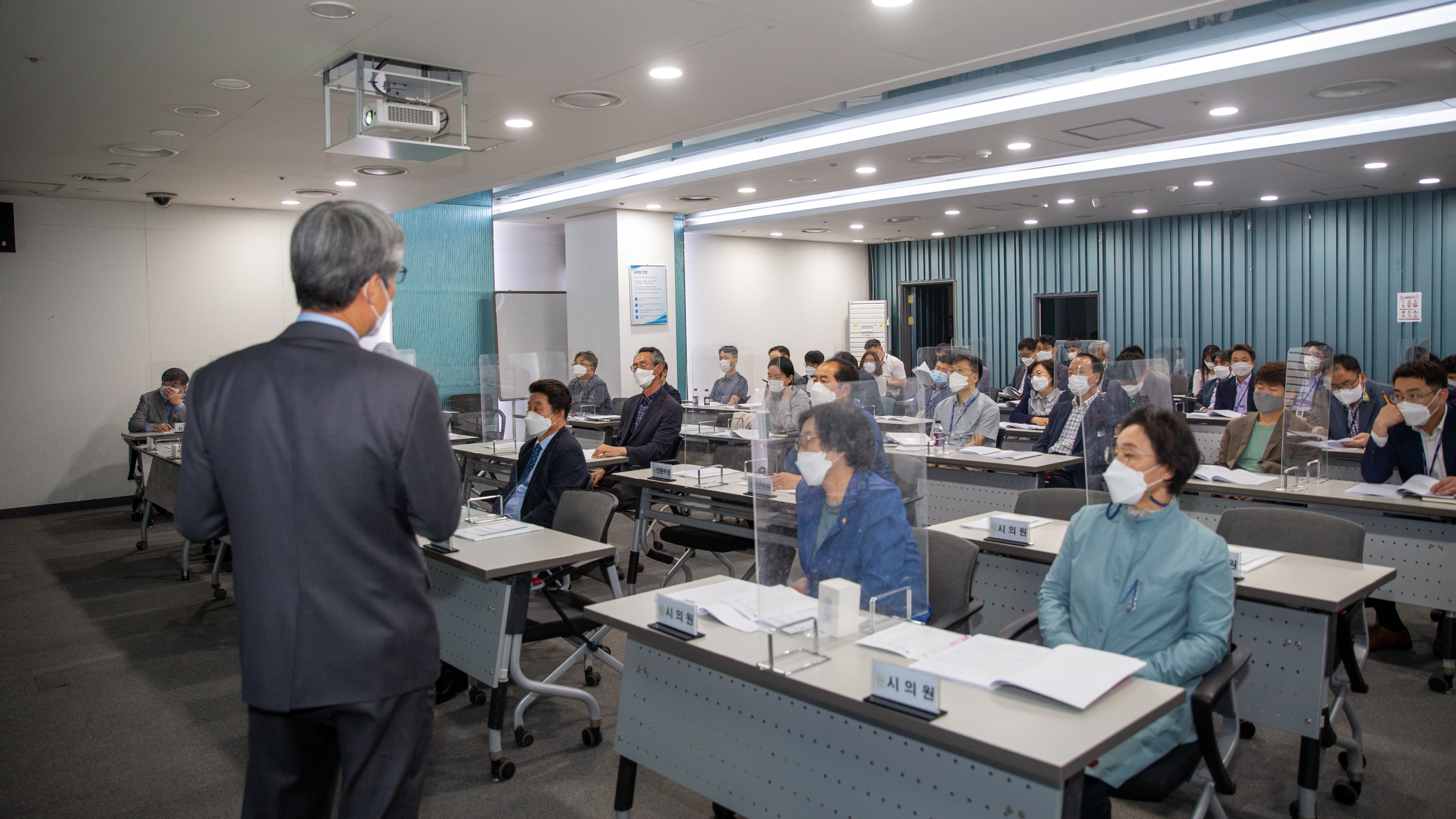 당진시의회 조례연구모임, 정책연구용역 중간보고회 개최