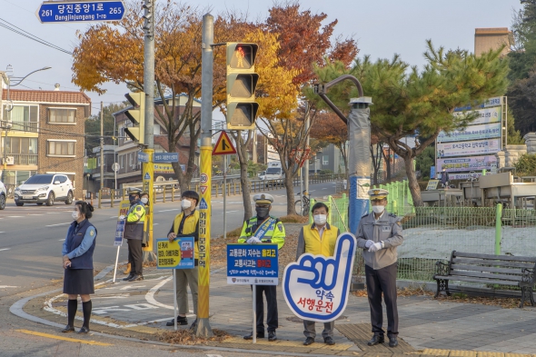 어린이 등굣길 교통안전 캠페인_0