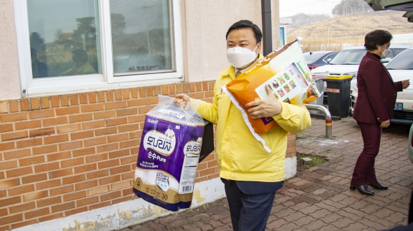 설맞이 관내 복지시설 방문(당진전문요양원)_3