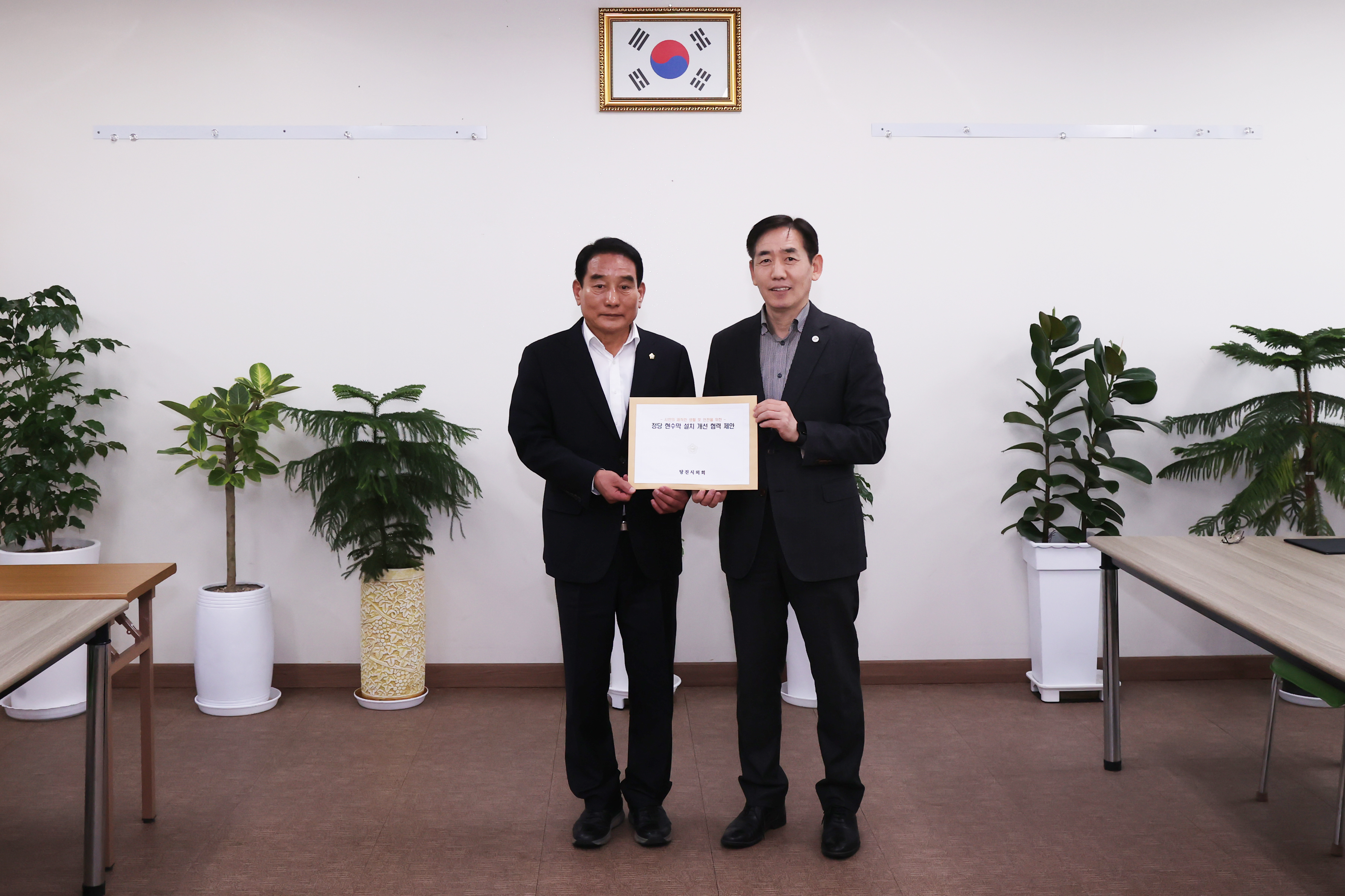 당진시의회, 도내 최초 무분별한 정당현수막 문제 해결 앞장서