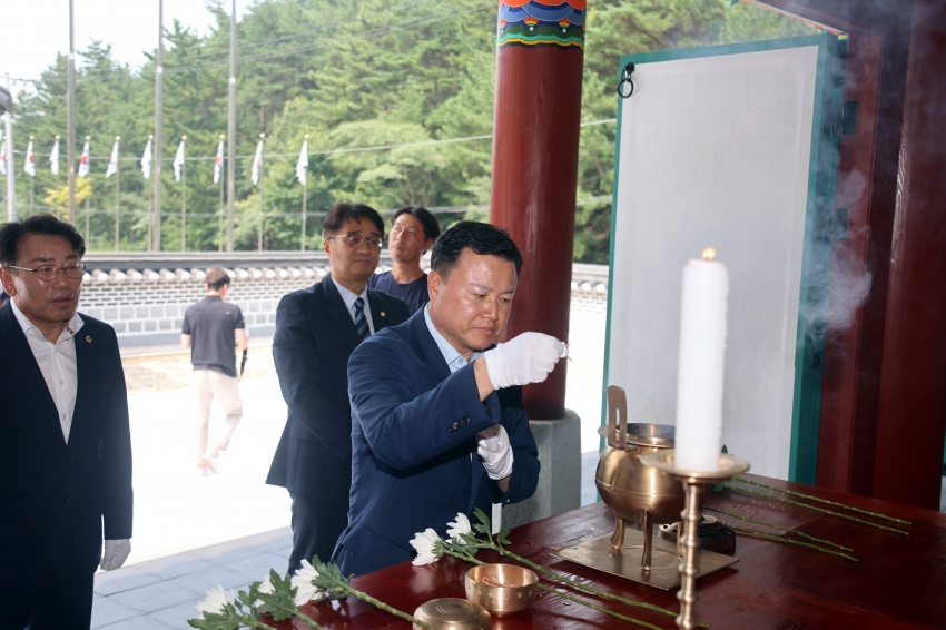 4.4독립만세운동 기념사업회 제79주년 광복기념 헌화 분향_2