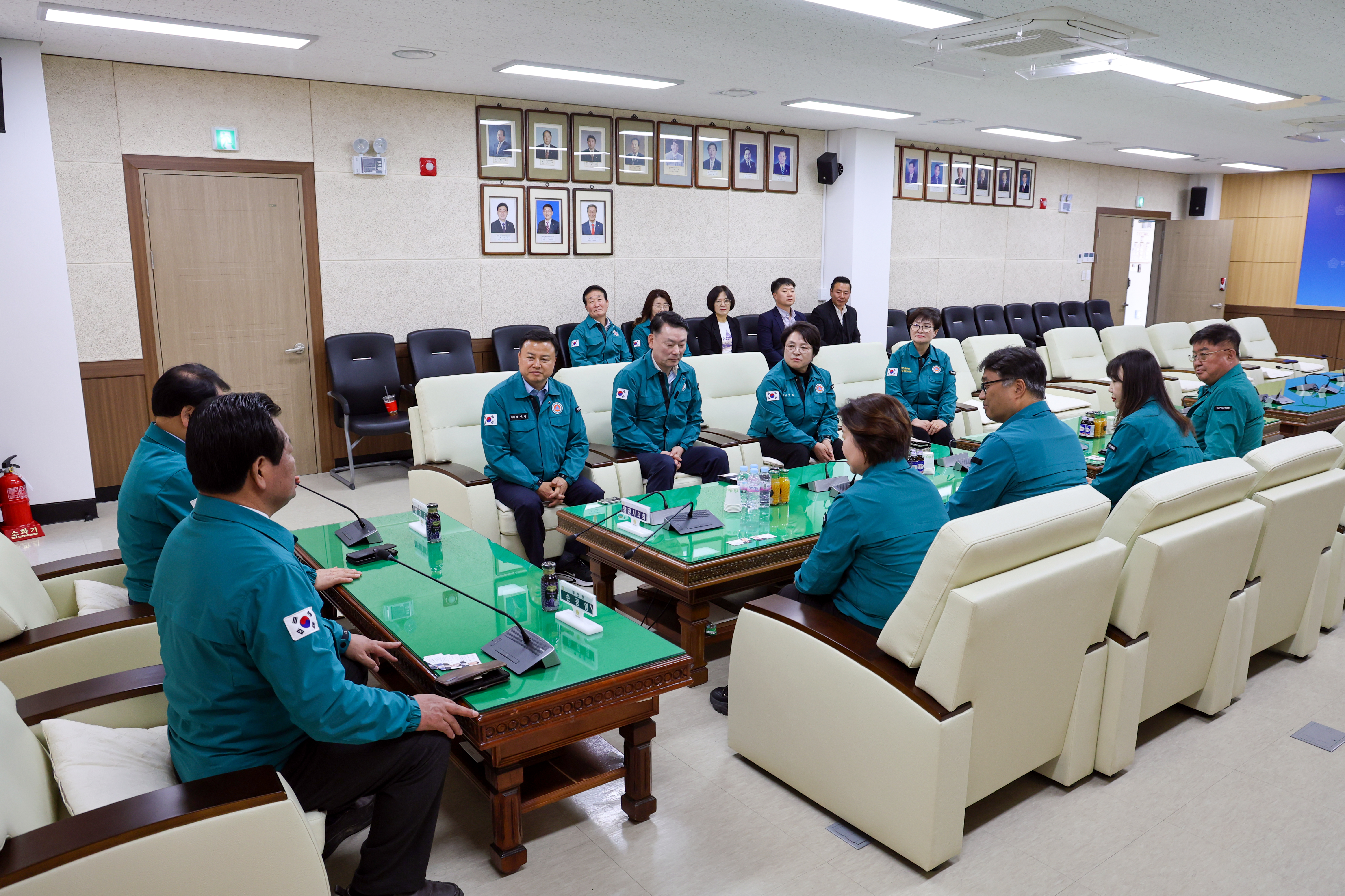 당진시의회, 경북 안동시 산불 피해지역 찾아 위문품 전달