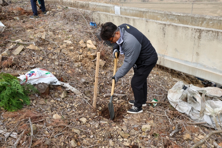 제80회 식목일 나무심기 행사_7